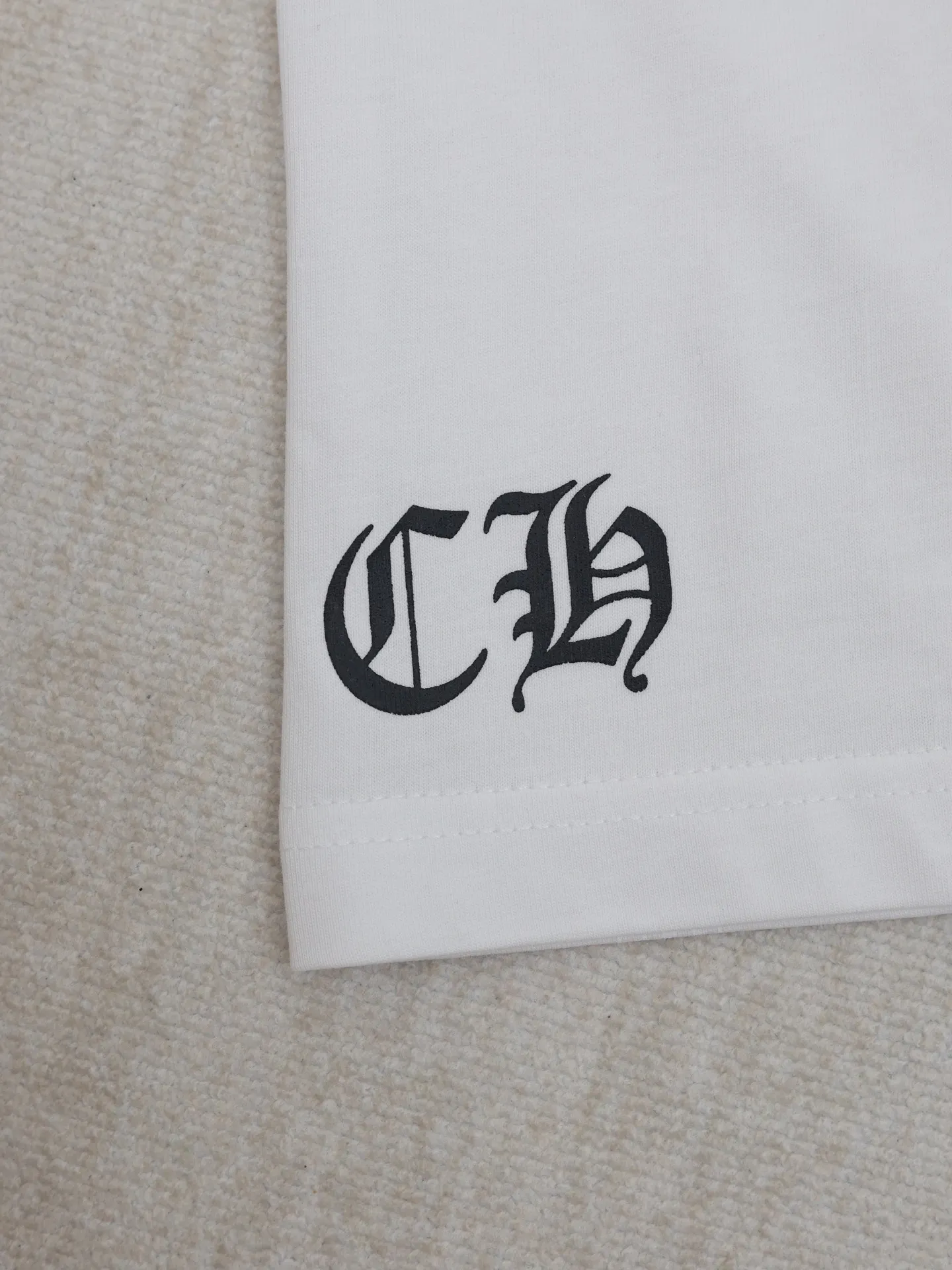 🅿️280 Come heart*/Cro Heart 25Ss short-sleeved T-shirt with full back printing. The fabric is made of 26-woven 200g cotton. The printing uses special imported slurry. Customized supporting accessories. Size: S/M/L